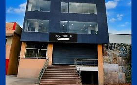 Super Townhouse Cherlapally Bus Terminal Formerly Hotel Chakripuram